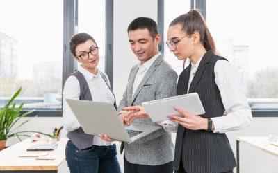 group-entrepreneurs-working-together_23-2148499835